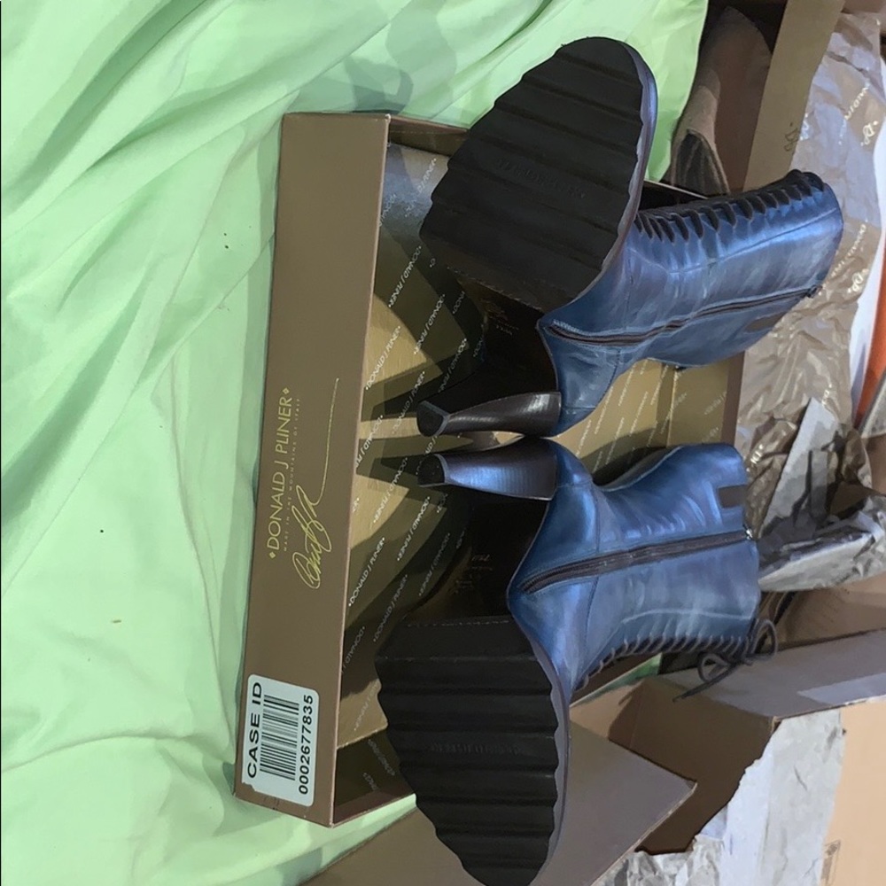 Donald J Pliner Women's DARIA Boot NIB - Picture 14 of 16